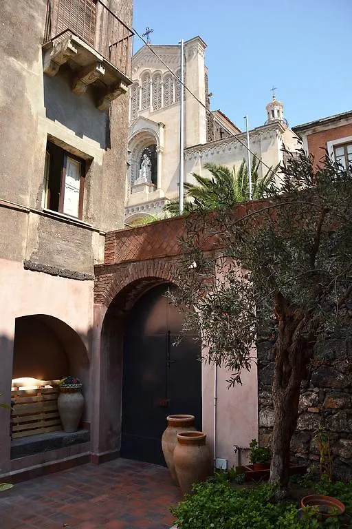 Relais Chiesa Madre - Rooms And Apartments Misterbianco